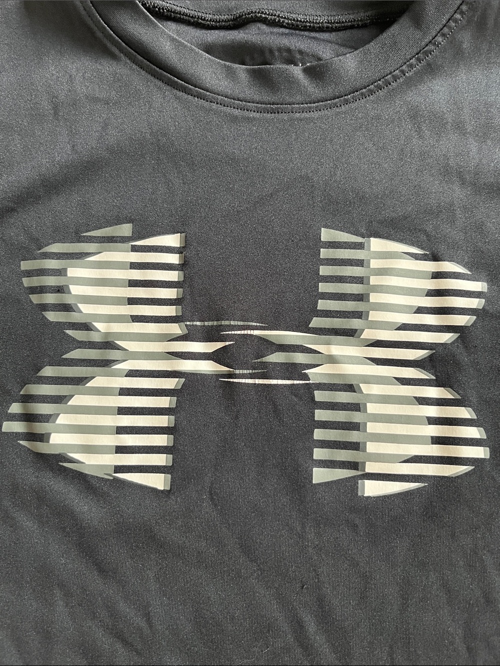 🌺Youth Under Armour t-shirt - Picture 2 of 4